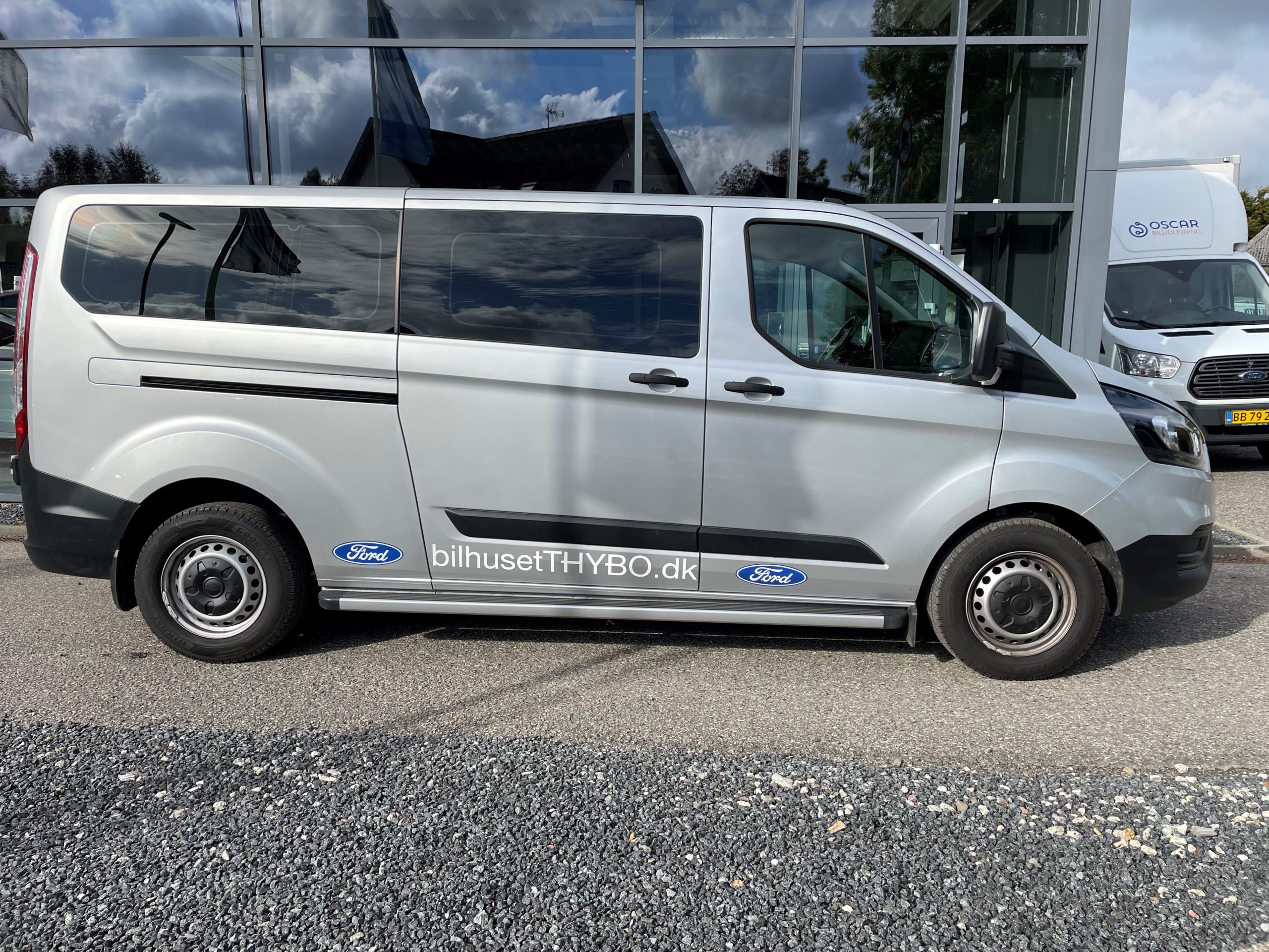 Minibus 9 personer Minibus 9 personer